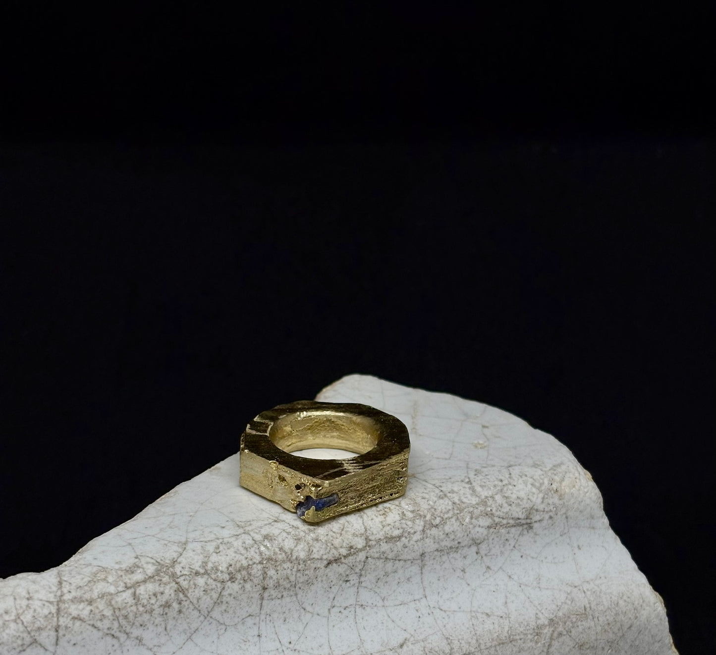 LUMEN brass and sapphire ring