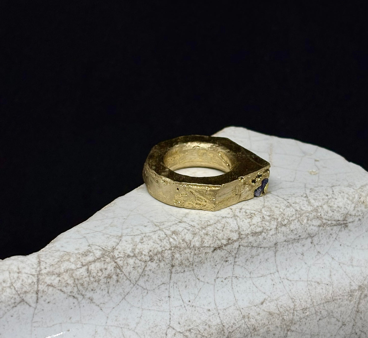 LUMEN brass and sapphire ring