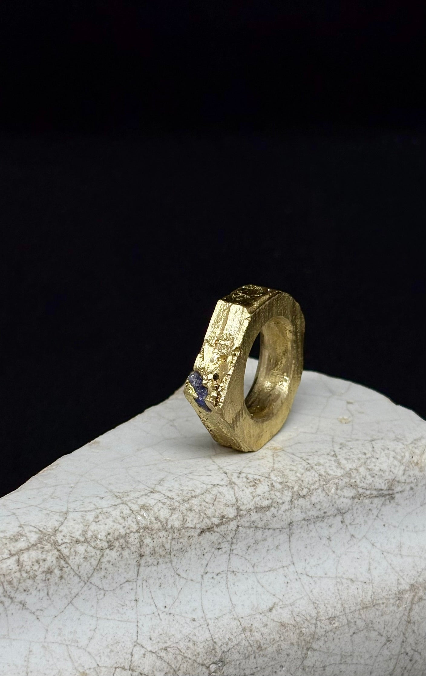 LUMEN brass and sapphire ring