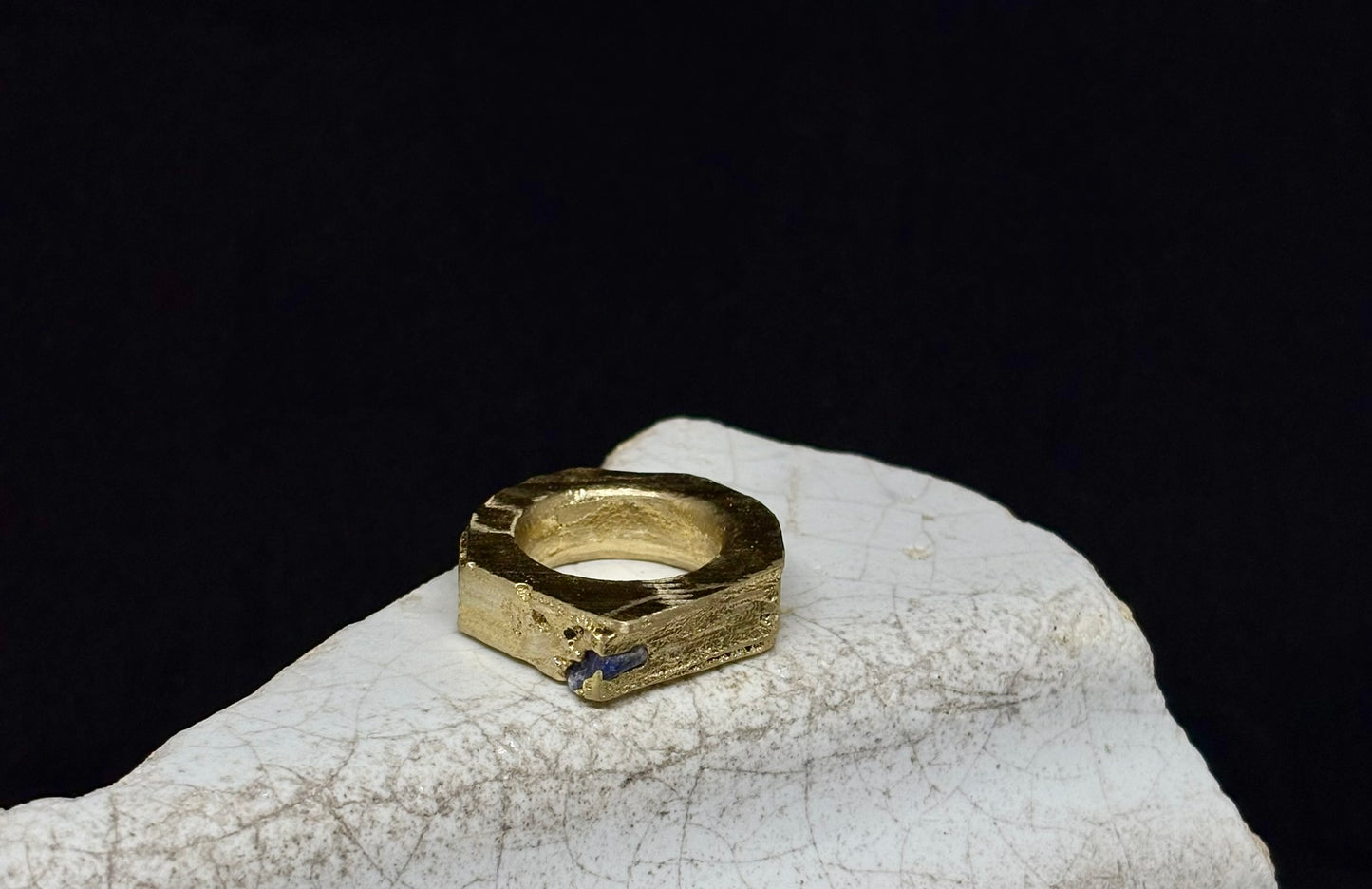 LUMEN brass and sapphire ring